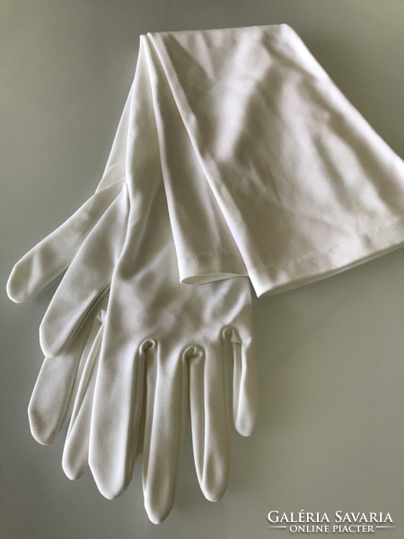 Snow white ball or bridal glove, 52 cm long