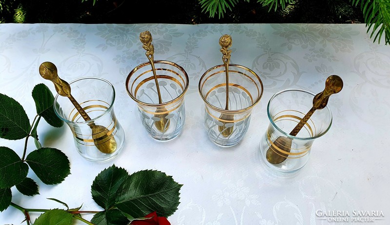 Collecting glasses with spoons