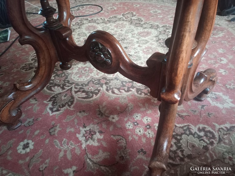 Meseszép kézi faragasú antik bécsi barokk ovális asztal