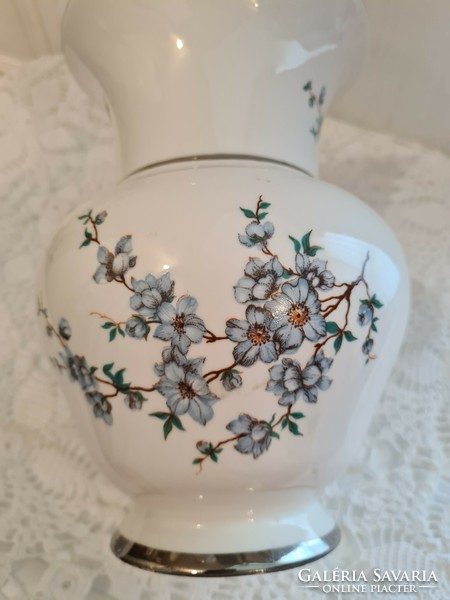 Aquincumi kék barackvirágos ezüst csíkos váza