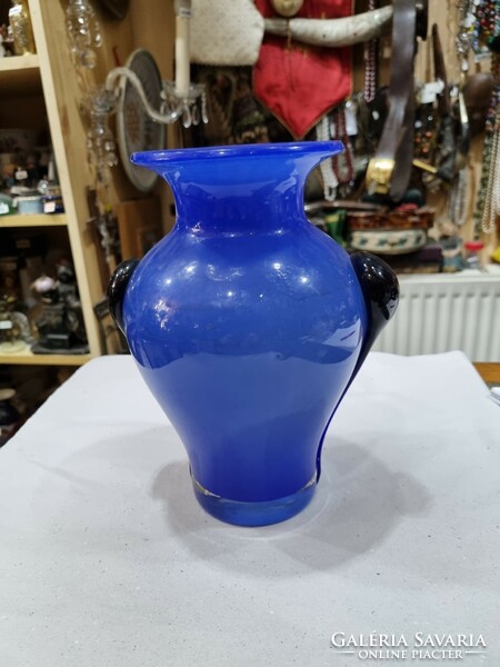 Iparmüvészeti üveg váza