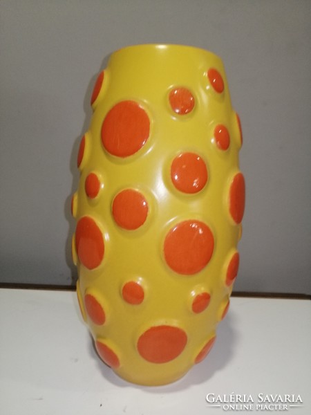 Art-deco retro yellow ceramic vase in beautiful condition. Negotiable!