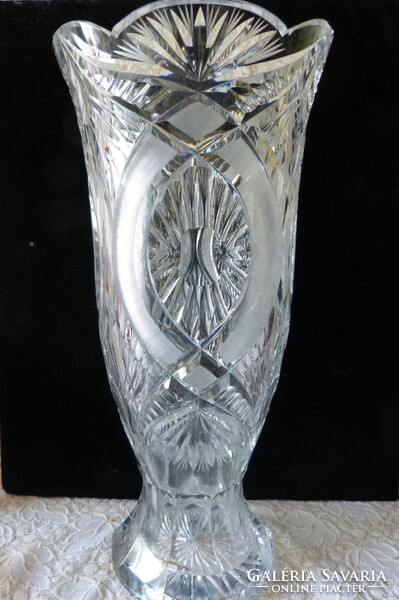 Hatalmas, 50 cm, - es kristály váza.