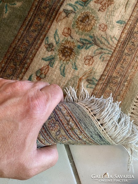 Exclusive handmade ghom silk rug - minimalist color scheme! 210X137