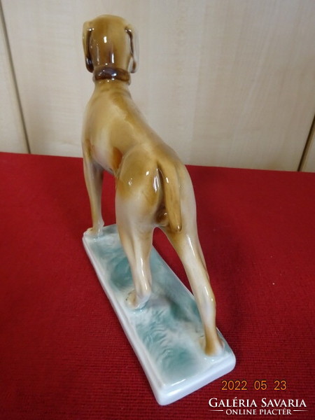 Zsolnay porcelán figura, a vizsla kutya hossza 19 cm.