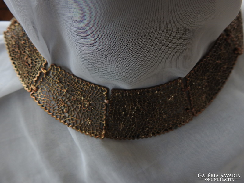 Régi bronz színű fém nyaklánc