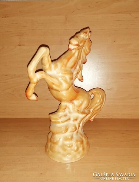 Gyönyörű régi irizáló porcelán ágaskodó ló 26 cm magas (po-3)