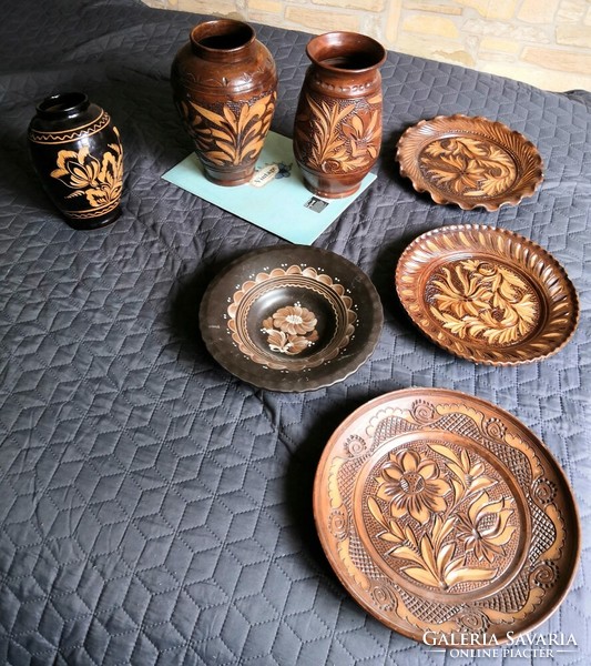 Corundum pottery collection for sale