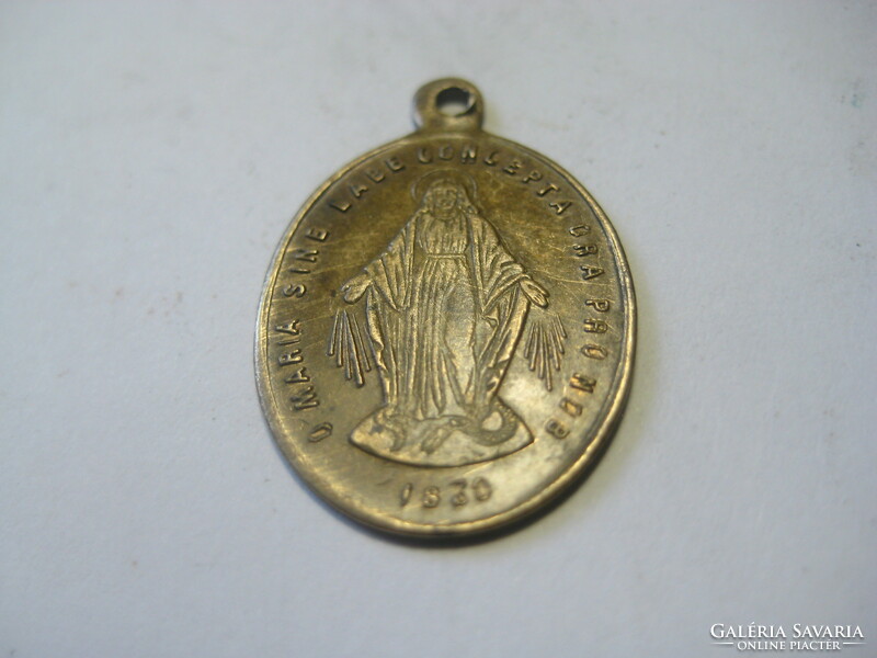 Old Mary pendant made of copper, with the number 1820, 25 x 15 mm