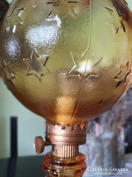 Üveg petróleum lámpa