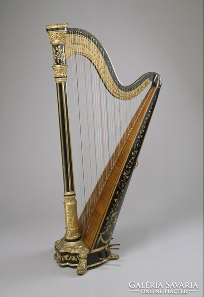 Antique harp wood chest. / U.S.A.