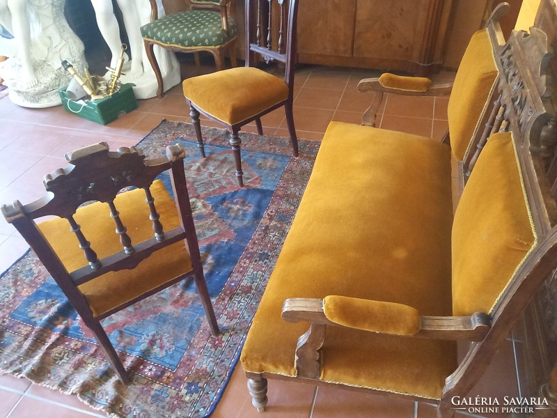 Antique sofa + 2 art deco armchairs negotiable