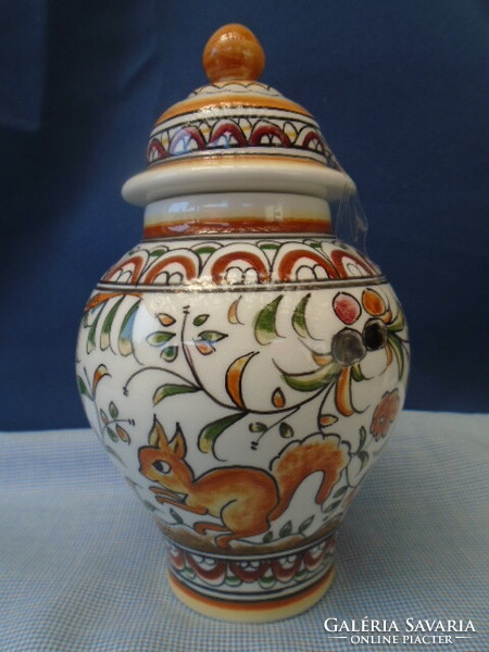 Kisebb méretű kELETI motivumal körben  fedeles urna váza hibátlan darab nagyon igényes  mintás 139,5