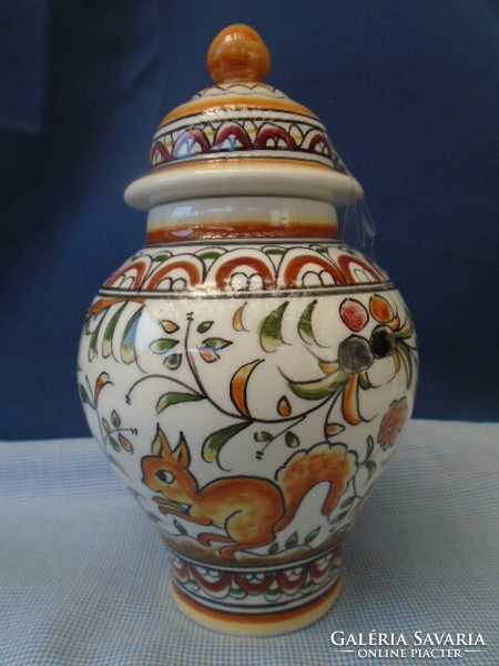 Smaller oriental motifs with round lid urn vase flawless piece with very sophisticated pattern 139.5