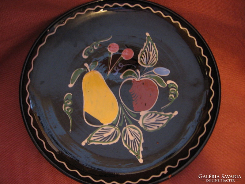Cake plate with fruit pattern