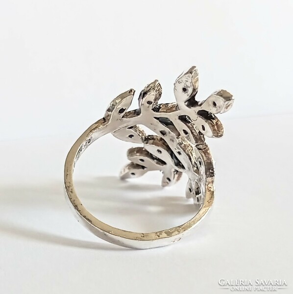 Silver ring with stone leaf 1.72 Cm in diameter