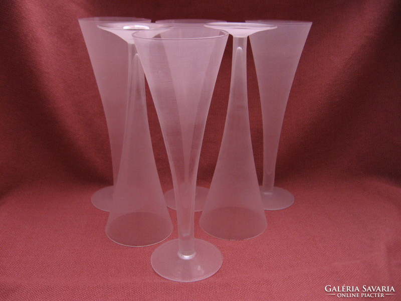 Set of pink thin champagne goblets