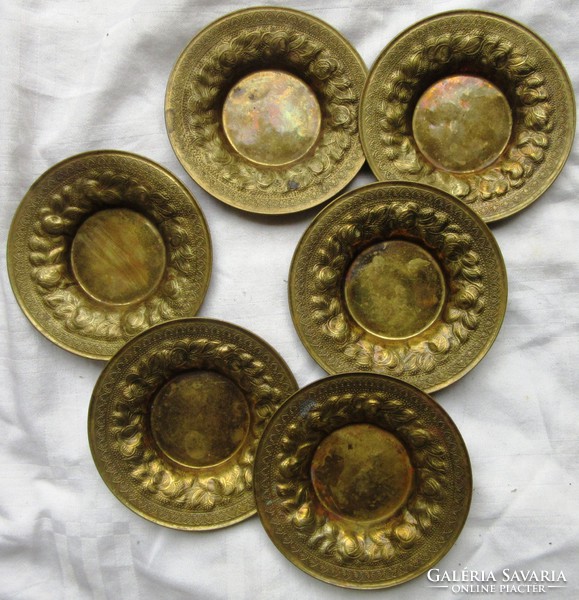 6 pieces of copper plates for sale, diameter 9.5 cm.