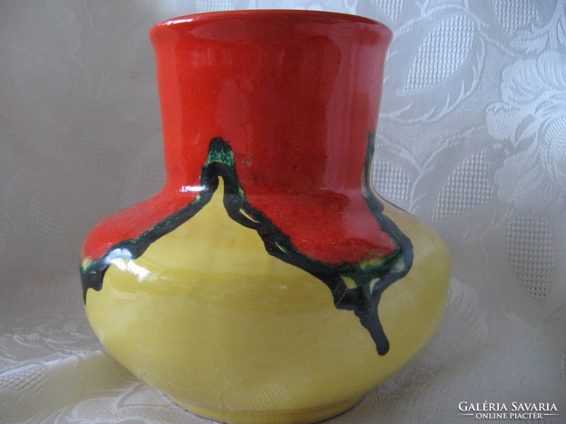 Retro sárga-piros váza