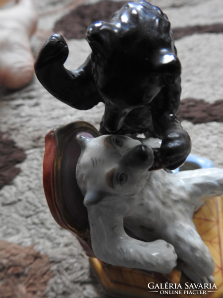 Antik CF porcelán - hatalomért harcoló medvék - XIX. sz. antik figura