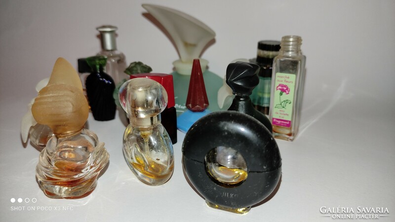 Vintage parfümös üvegek csepp minőségi  illattal sok darab együtt