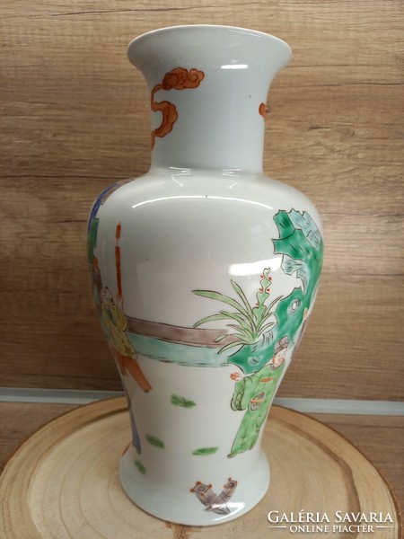 Chinese vase c1960. 29Cm