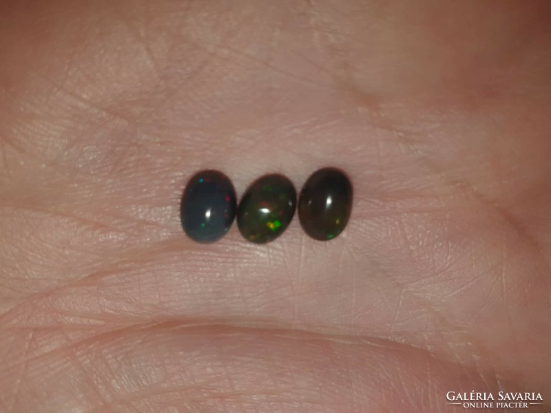 5x7 mm-es kaboson fekete opál drágakövek 3db  Etiópiából!