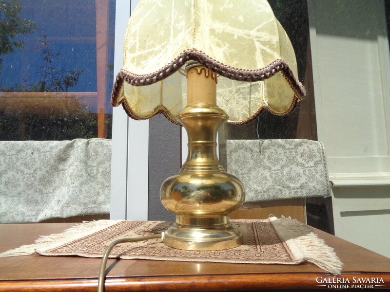 Asztali lámpa pergamen burával