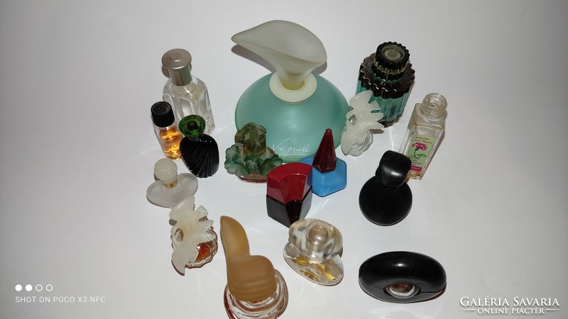 Vintage perfume bottles with a drop of quality fragrance, many pieces together