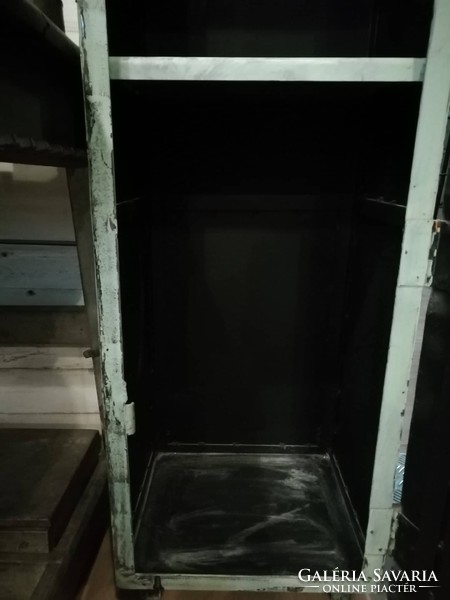 Fegyverszekrény, vas szekrény, ipari szerszámos szekrény, lemezszekrény, zárható páncél LEÁRAZVA!!!