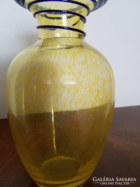 Sárga kék üveg váza