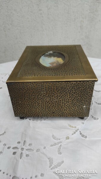 Art deco, Szecesszió réz ékszeres gyűjteményes doboz làdika festmény a tetején! 2:kg súlyú