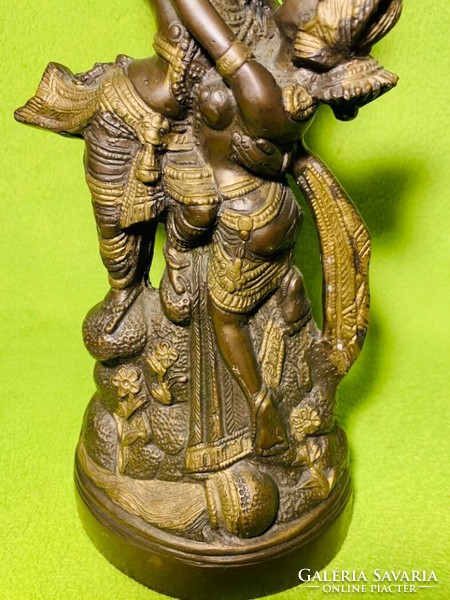 Termetes, szép kidolgozású, nagyon dekoratív Siva szobor.