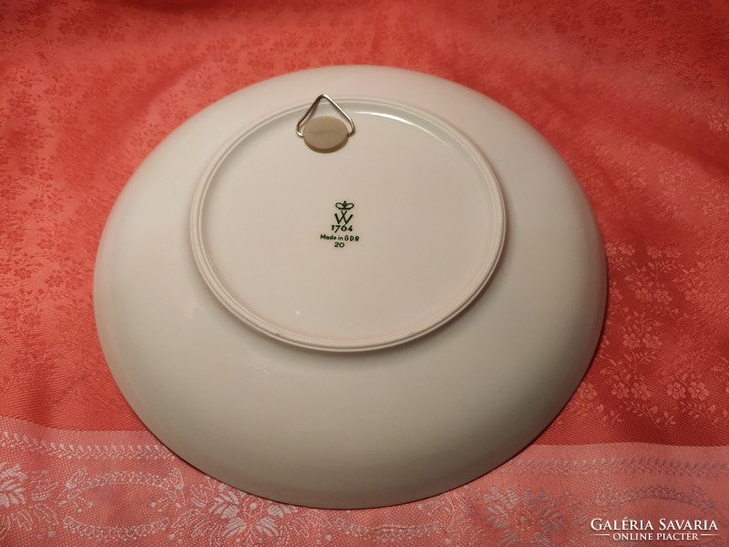 Beautiful porcelain flower pattern plate