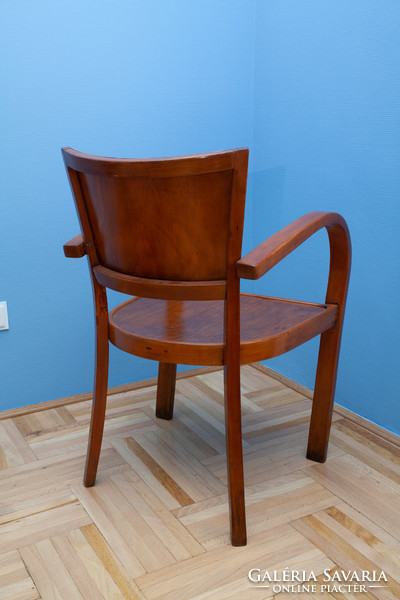 Art deco chair with armrests