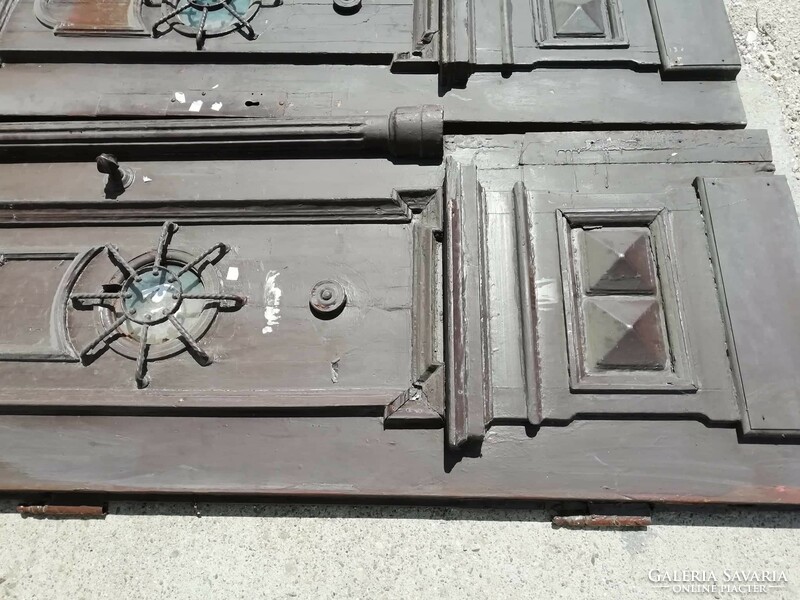 Entrance gate, civil gate of the downtown house, 19th century original main entrance door, iron insert