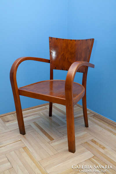 Art deco chair with armrests