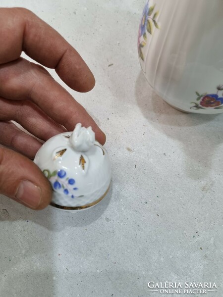 Hollóház porcelain spout