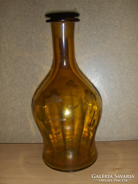 Antique amber engraved glass drink spout (18 / d)