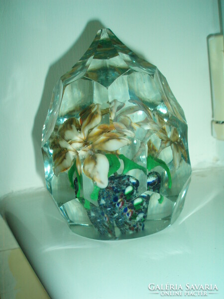 Vintage Murano? Faceted leaf weight