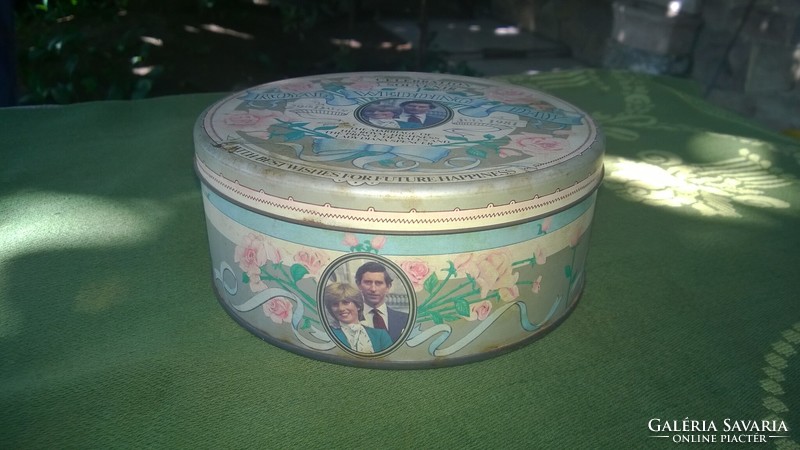 Diana-Károly fém kekszesdoboz-tároló doboz