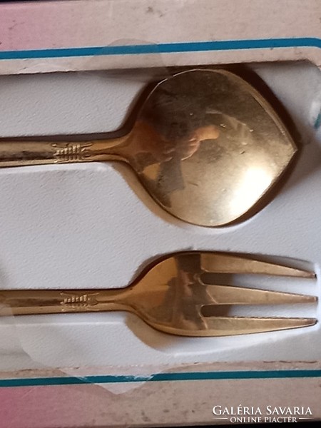 Saechen fons small fork - spoon set in its own box (run with 24 carat gold)