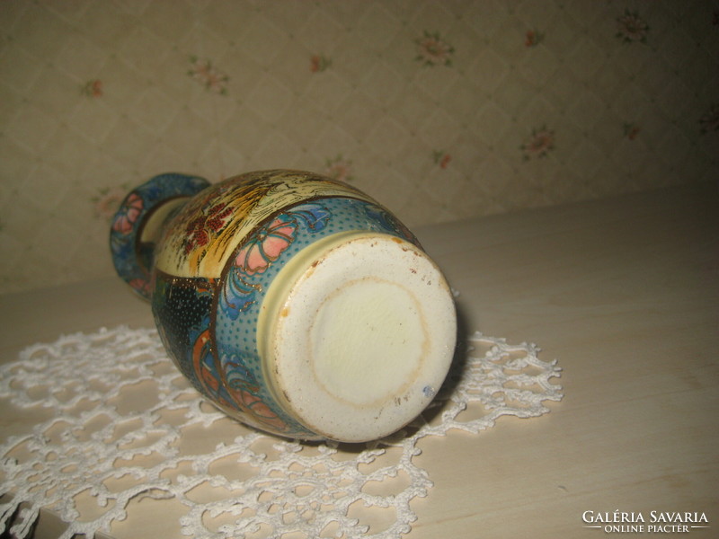Hand-painted, oriental vase, dense million, with a lot of gold 15.5 cm
