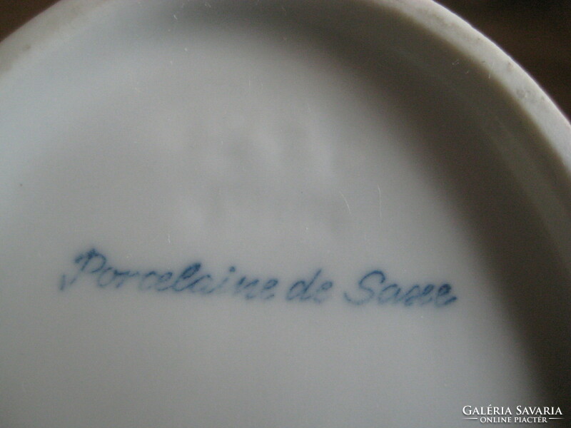 Porcelán tálka,  áttört  finom  német  porcelánból  11,5 x 20 cm