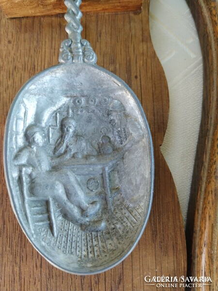 Wall tin decorative spoon set for sale!