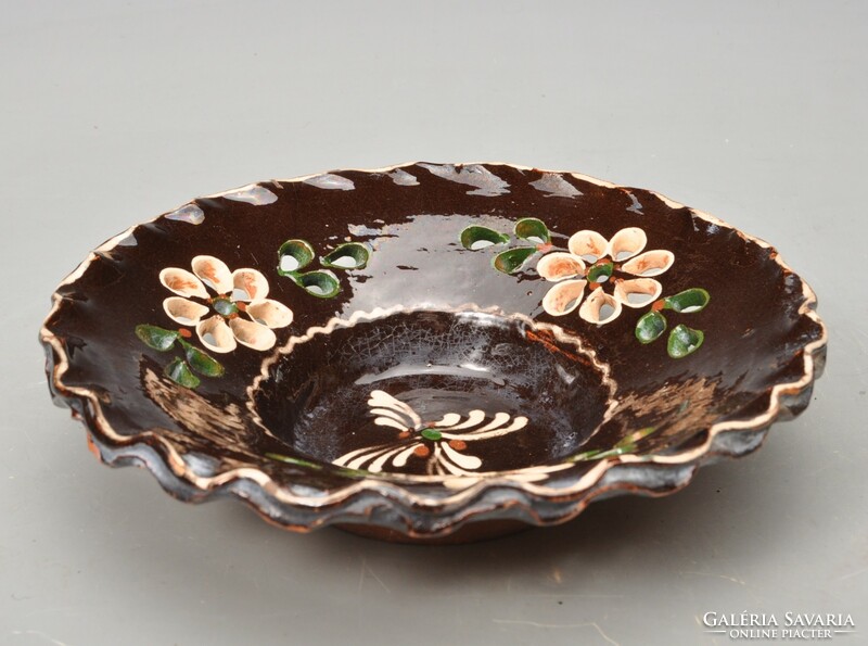 Wall plate with pierced edge, deep plate, in perfect and beautiful condition.