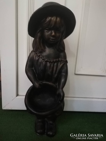Kalapos kislány szobor  60 cm