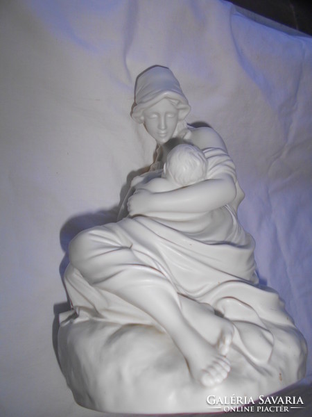 Herend porcelain mother with her child