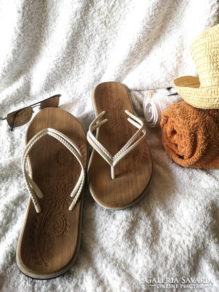 New yorker 42-43 beach slippers, flip-flop, toe slippers, bth 28 cm