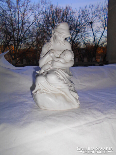 Herend porcelain mother with her child